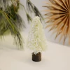 Kép 1/3 - Karácsonyi dekoráció - papír fenyő - 15 cm - krém