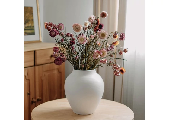 Szárazvirág vázával