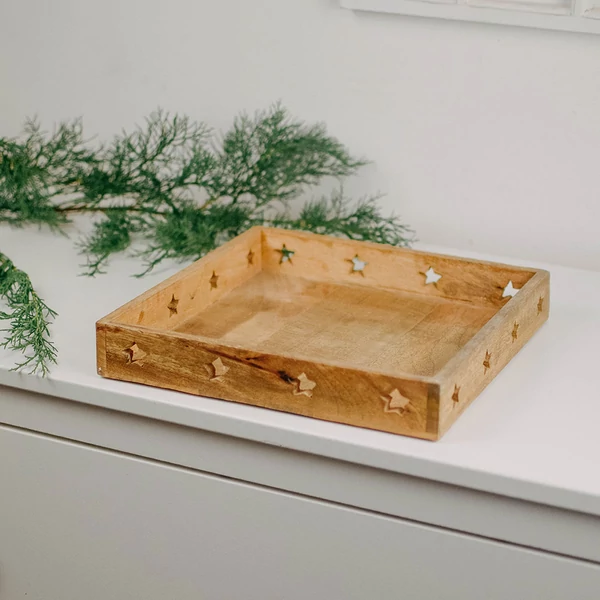 fa tálca csillagokkal