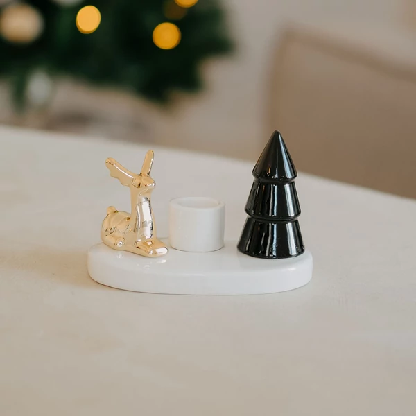 Karácsonyi dekoráció - Porcelán gyertyatartó fenyővel és szarvassal