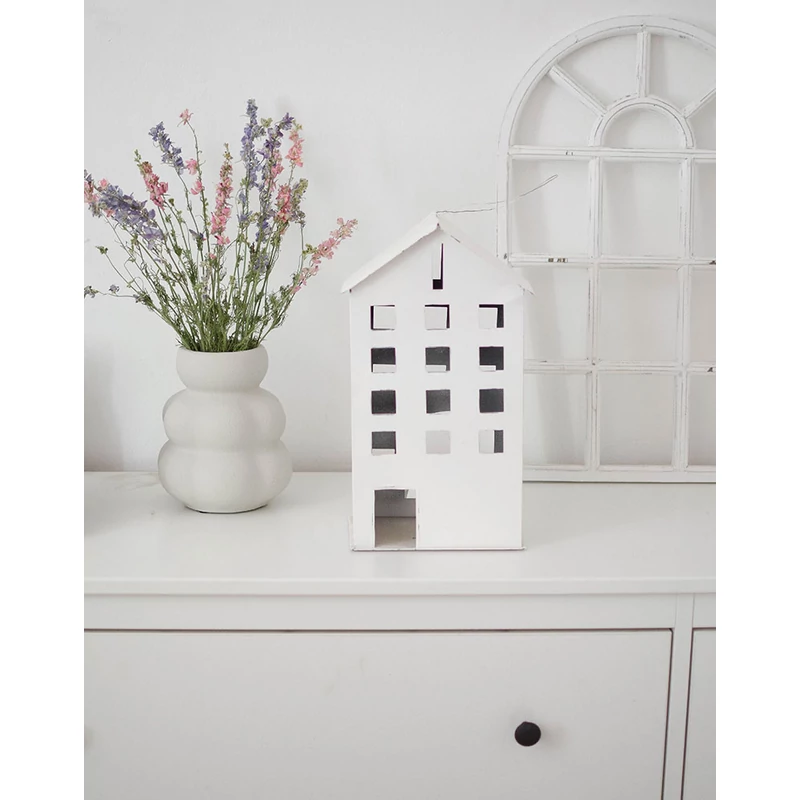 fehér, ház formájú mécsestartó