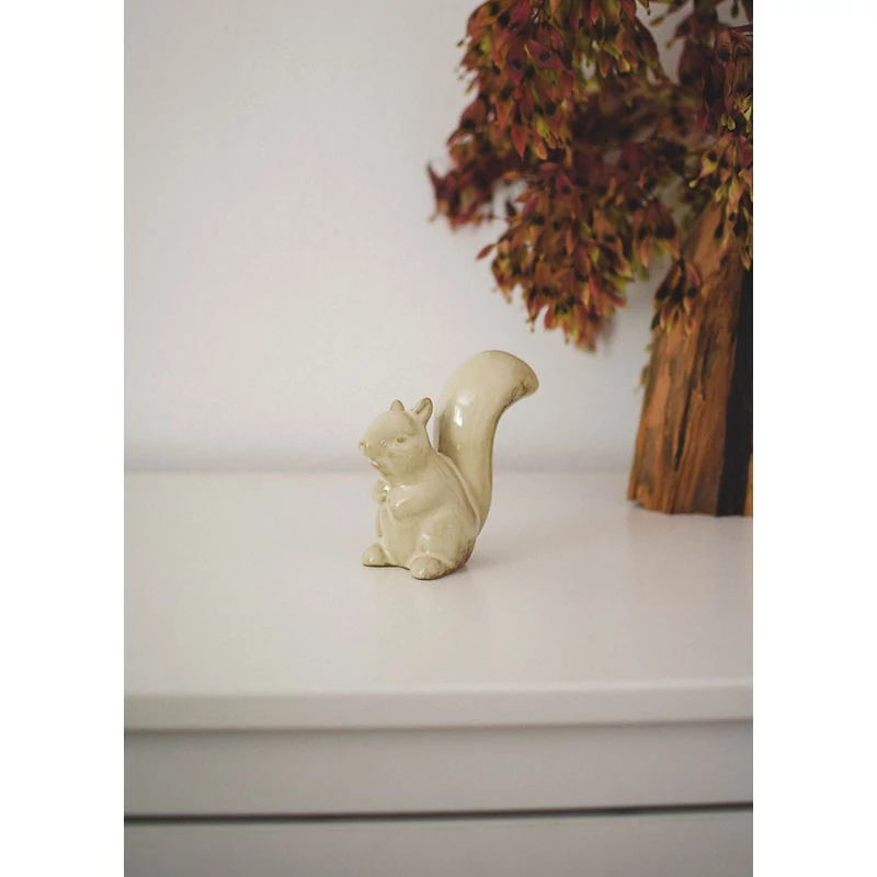 kerámia mókus dekoráció