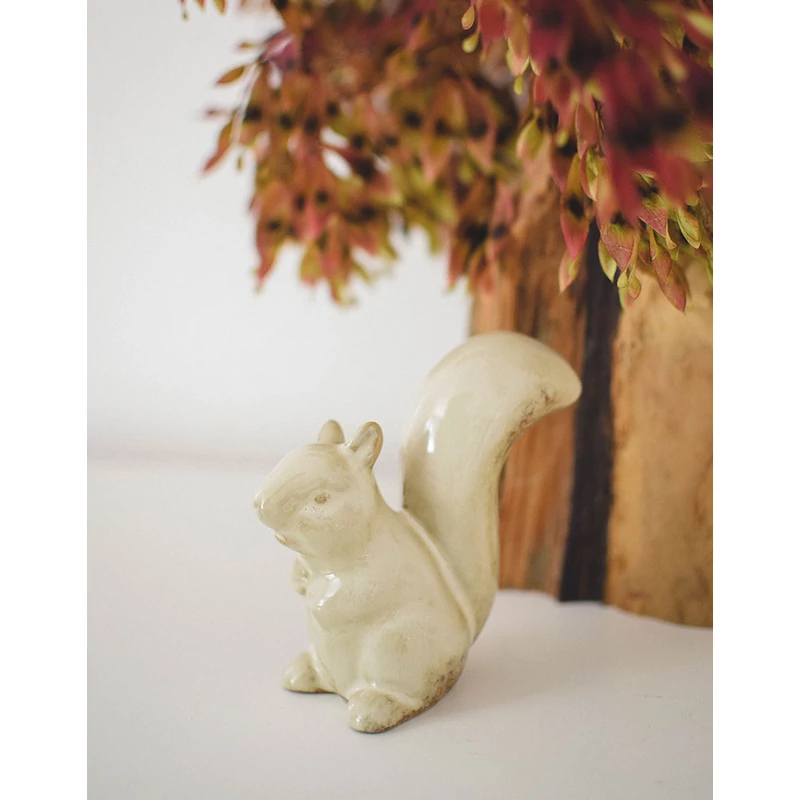 kerámia mókus dekoráció