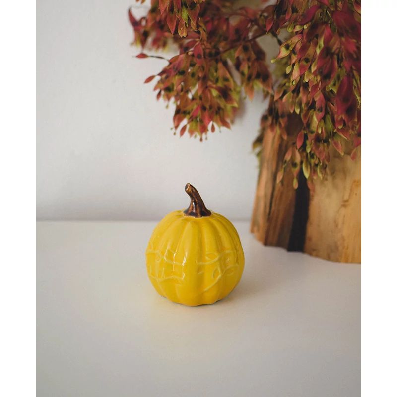 sárga kerek kerámia tök