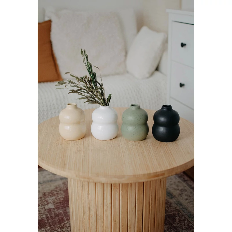 fehér kis kerámia váza