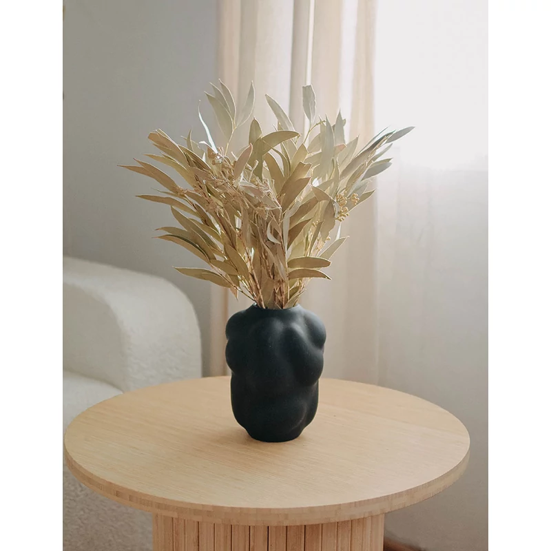 váza szárazvirággal