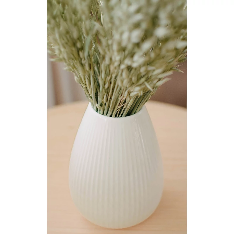 váza szárazvirággal