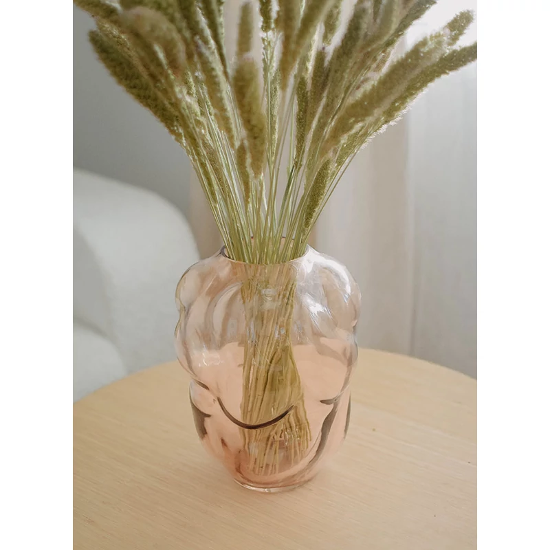 váza szárazvirággal