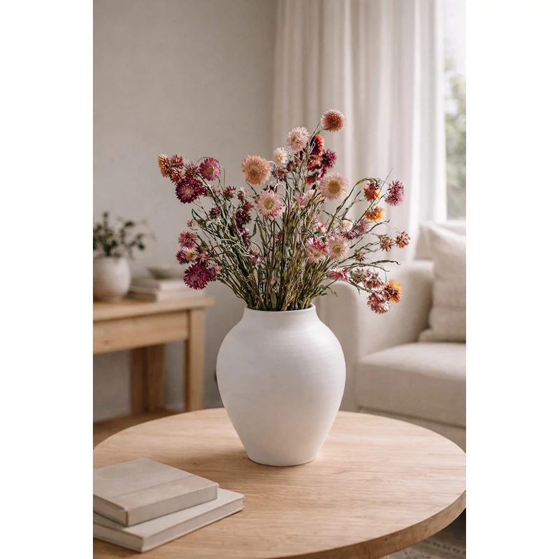 szárazvirág vázával (illusztráció)