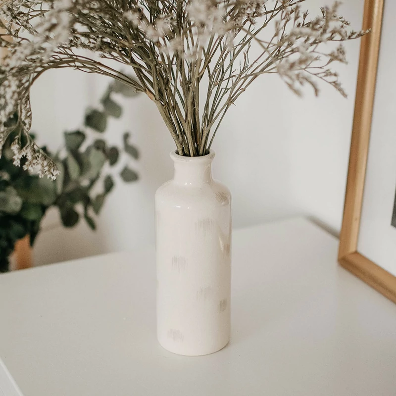 váza szárazvirággal